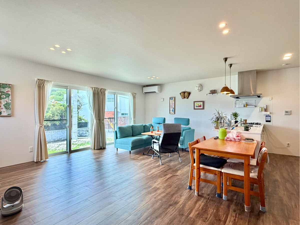 Architect-Designed Single-Story Home in Nanjo, Okinawa - Villa & Vacation Rental Potential