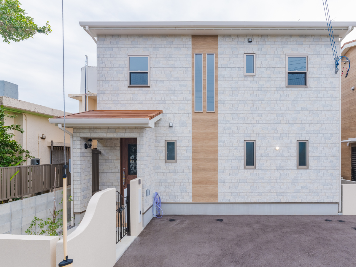 4-Bedroom Home in Uruma City | Elevated Location, Parking for 3 Cars & BELS 5-Star Rating