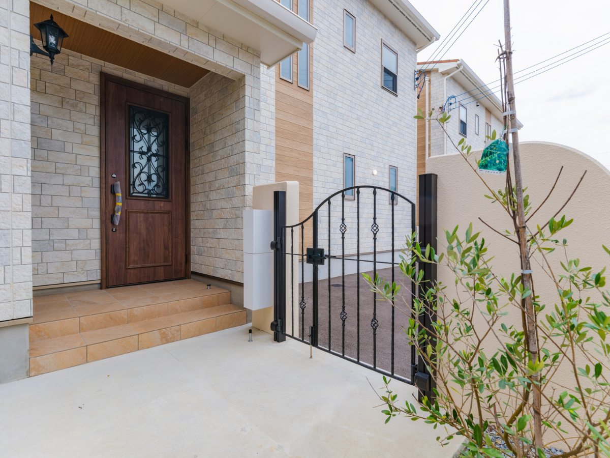 4-Bedroom Home in Uruma City | Elevated Location, Parking for 3 Cars & BELS 5-Star Rating
