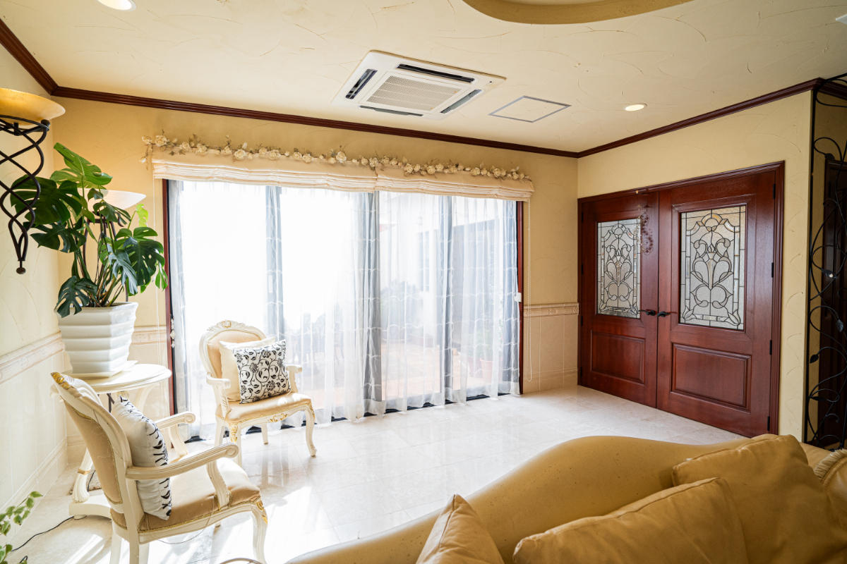 ✴︎ Exclusive Listing: 5LDK+DEN House in Chatan - A High-Class Residence with an Ocean view inspired by an Italian Art Gallery