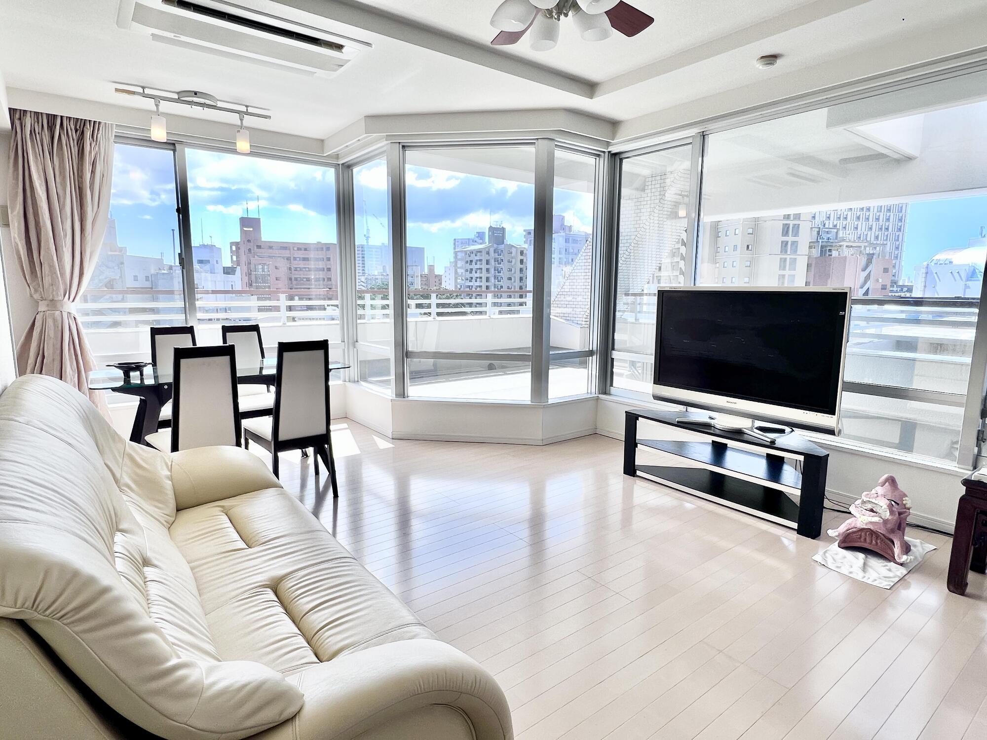 EXCLUSIVE LISTING　Luxury Park-View Penthouse in Naha, Okinawa  City House Makishi Midorigaoka Park | Top Floor 4LDK | 101㎡