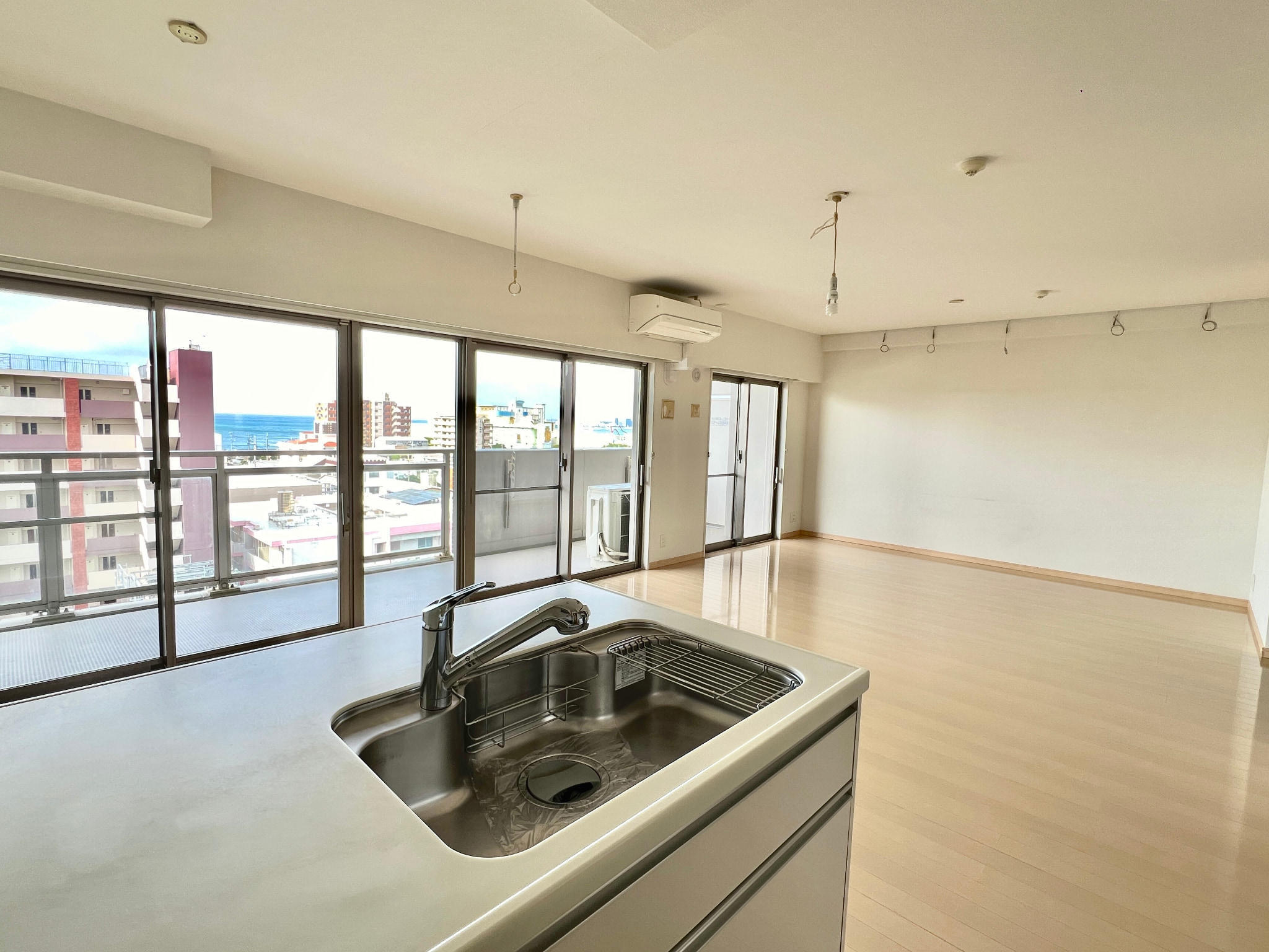 Premist Ginowan: Oceanfront 2-bedroom Apartment 7th floor