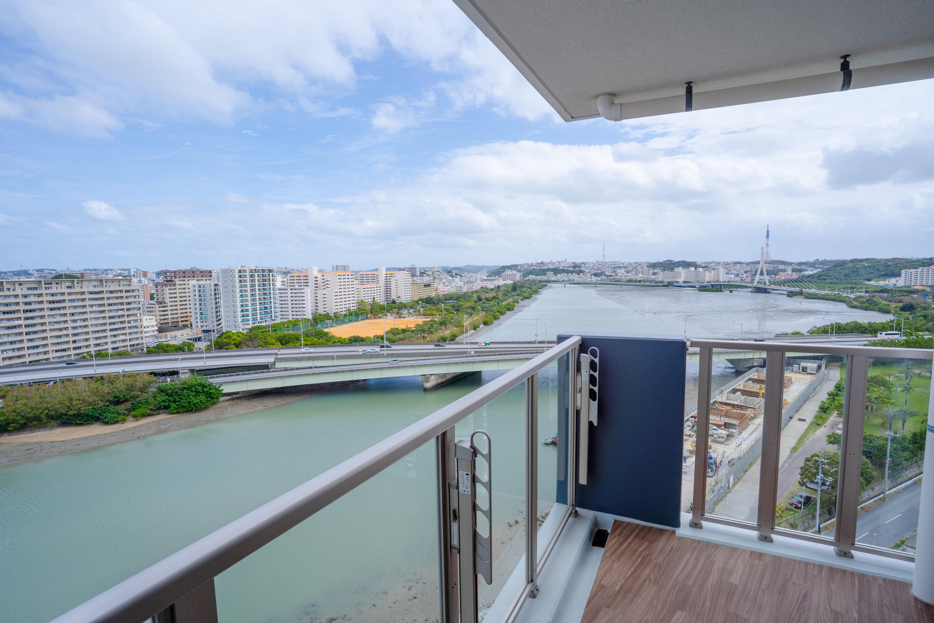 *SOLD Naha, Riverside, Ideal Views, Upper floor 13F