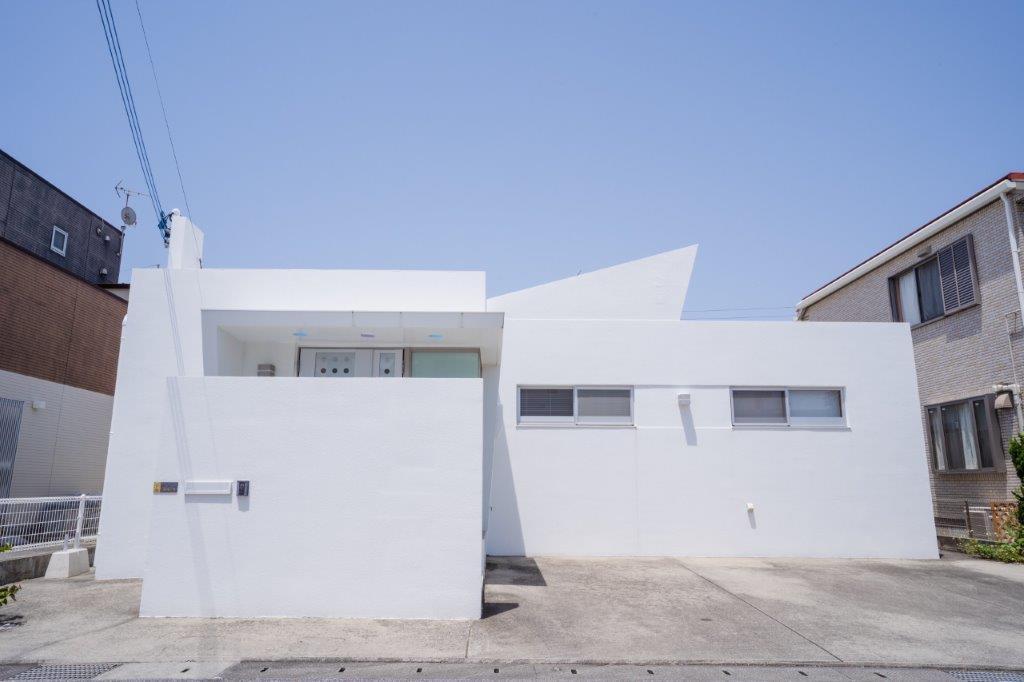 Tomishiro, Stress-Free Town, Modernized & Sophisticated House