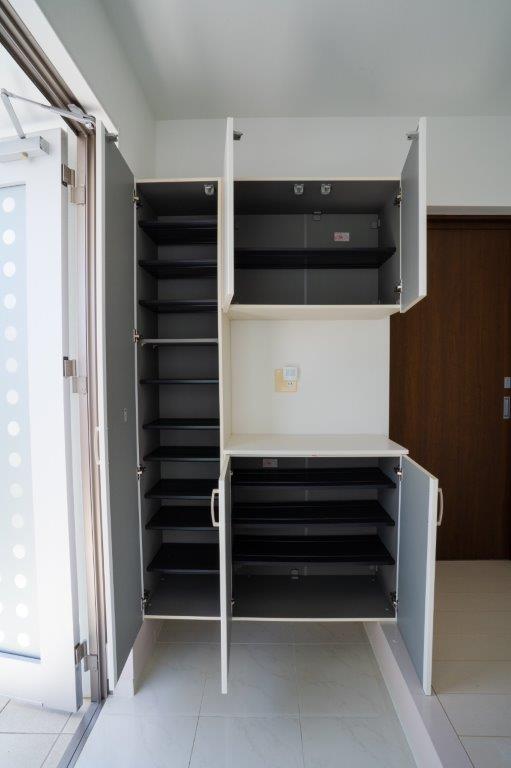 Tomishiro, Stress-Free Town, Modernized & Sophisticated House