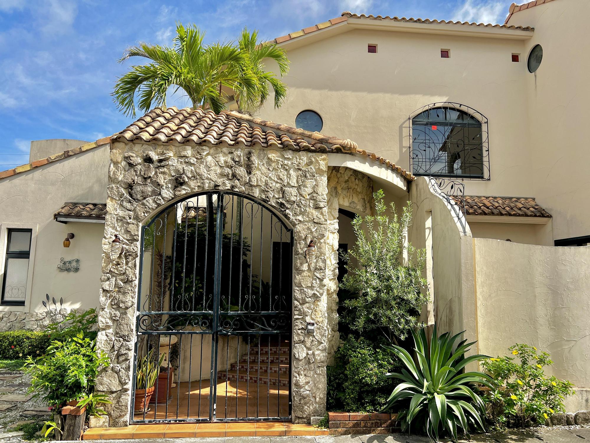  Chatan Town  5-Min Walk to the Beach Spanish Colonial Style Resort Villa - 5 Bedrooms + DEN - 312㎡ Floor Area Ideal for Residence, Second Home, or Hospitality Operation