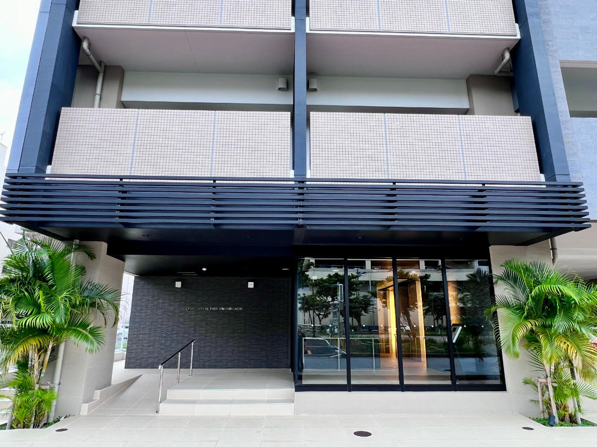 *SOLD Y's Central Park Omoromachi: Top Floor Corner Unit with Park View