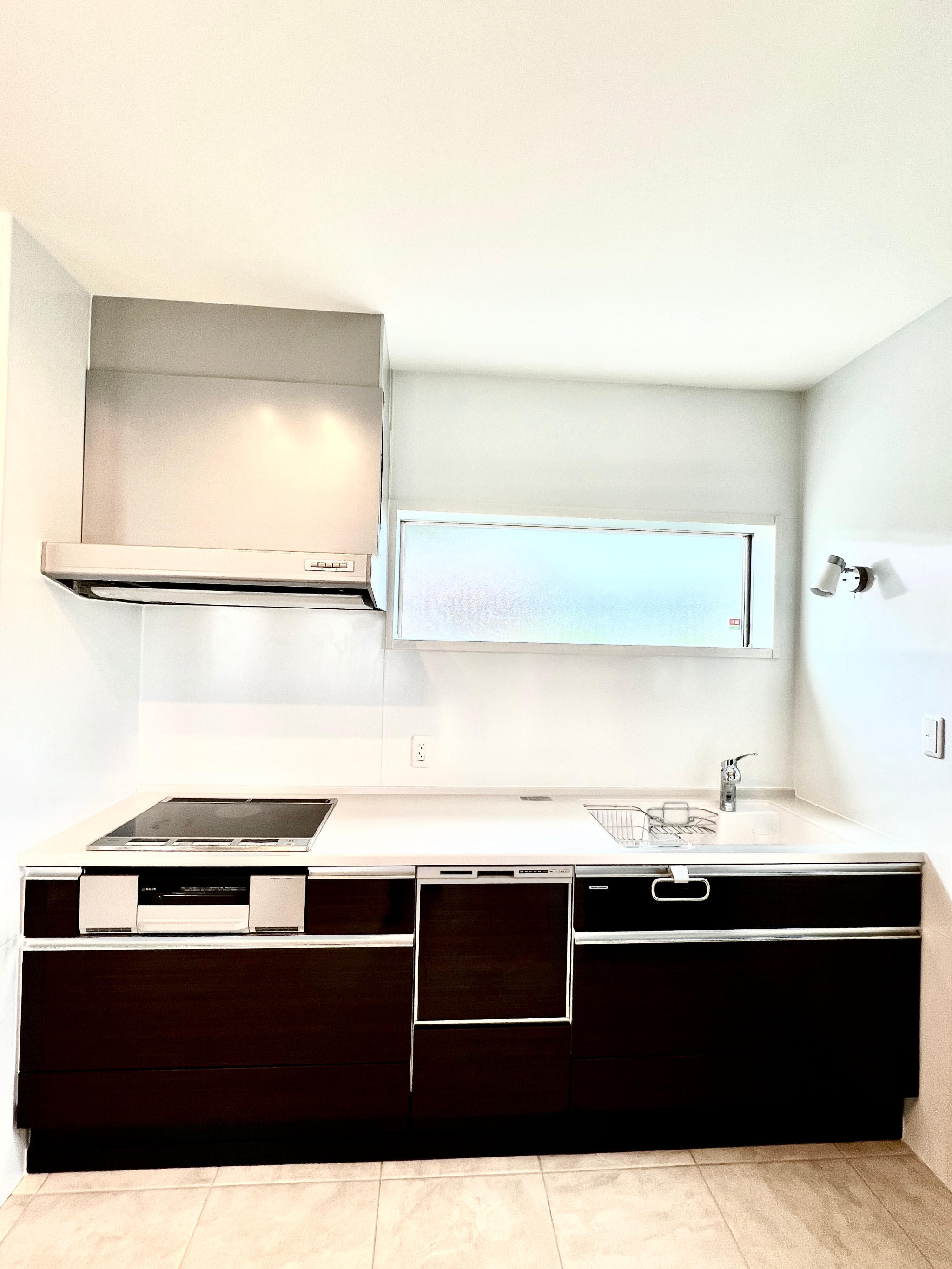 Luxury 4LDK House with Garage in Toyosaki, Tomigusuku City with Okinawa's unique resort feel and convenience