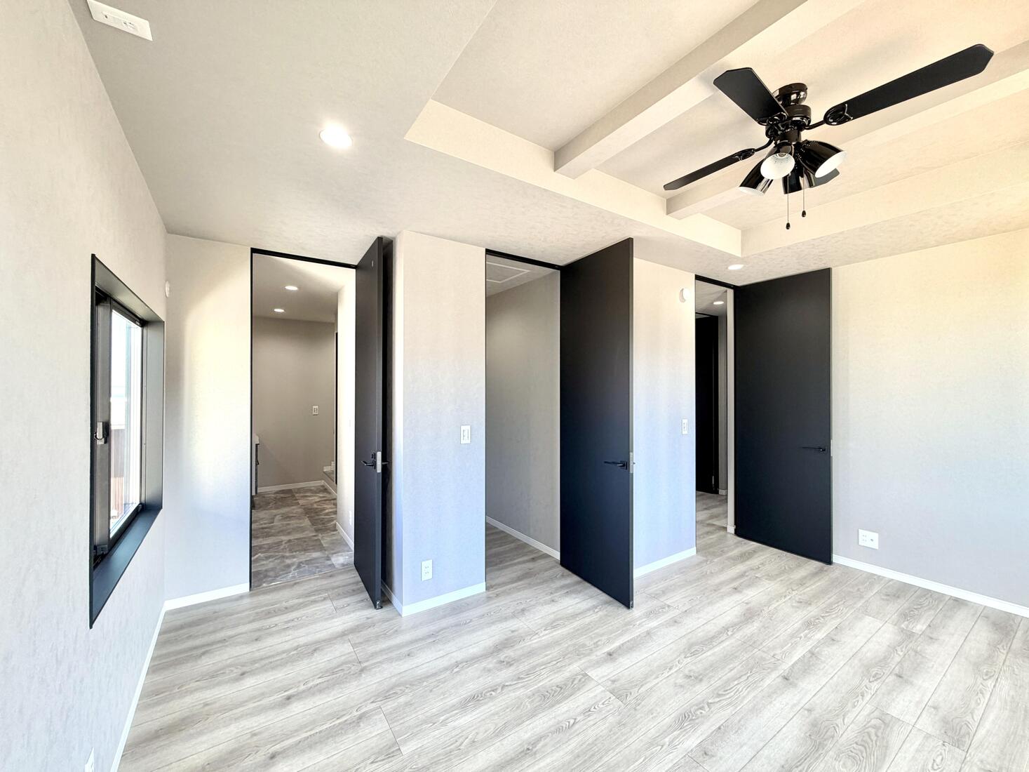 【戸建て】今帰仁村諸志　海を望むルーフバルコニー付き　デザイナーズハウス　３LDK＋屋上　2階建て