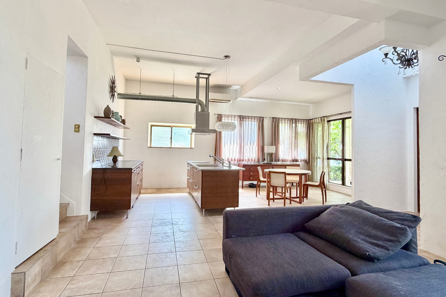 海を望む、海外のような暮らしを叶える住まい｜読谷村波平　Ocean View House for Sale in Yomitan, Okinawa | International-Style Coastal Home