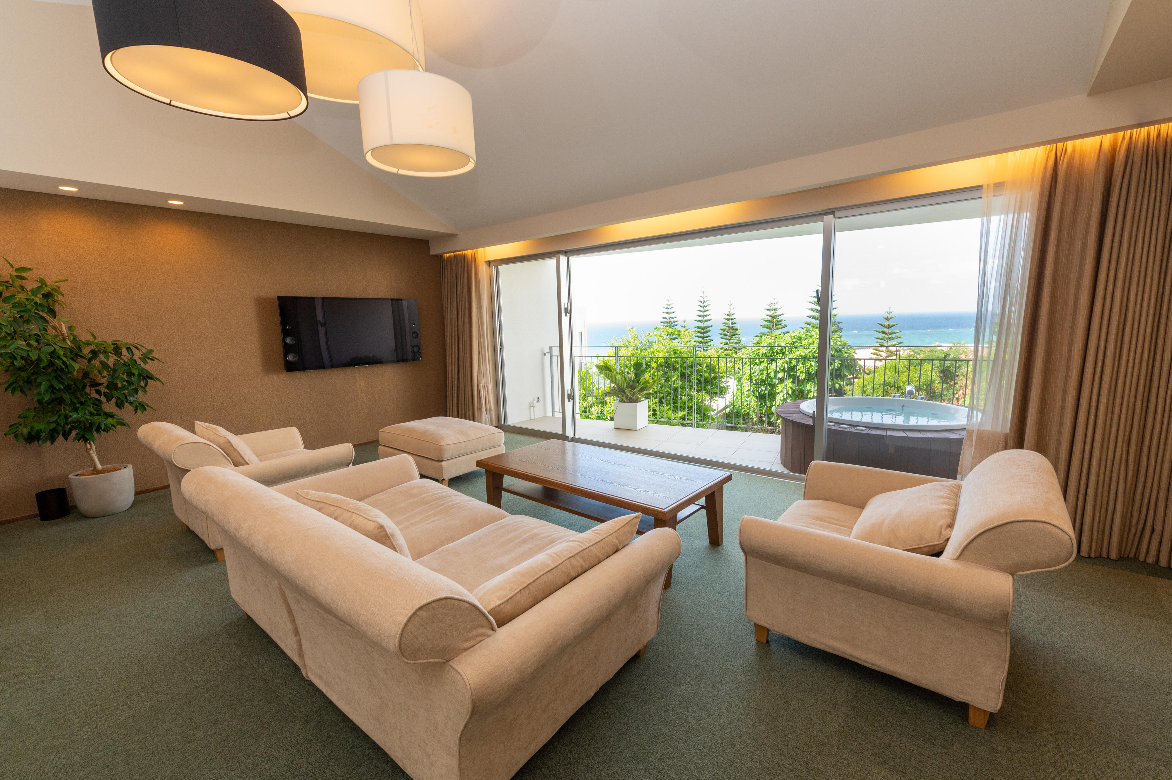【Ocean View Resort】読谷村長浜 宿泊施設 約776坪 全室オーシャンビュー 100㎡超客室 宿泊施設運営・保養所・投資に