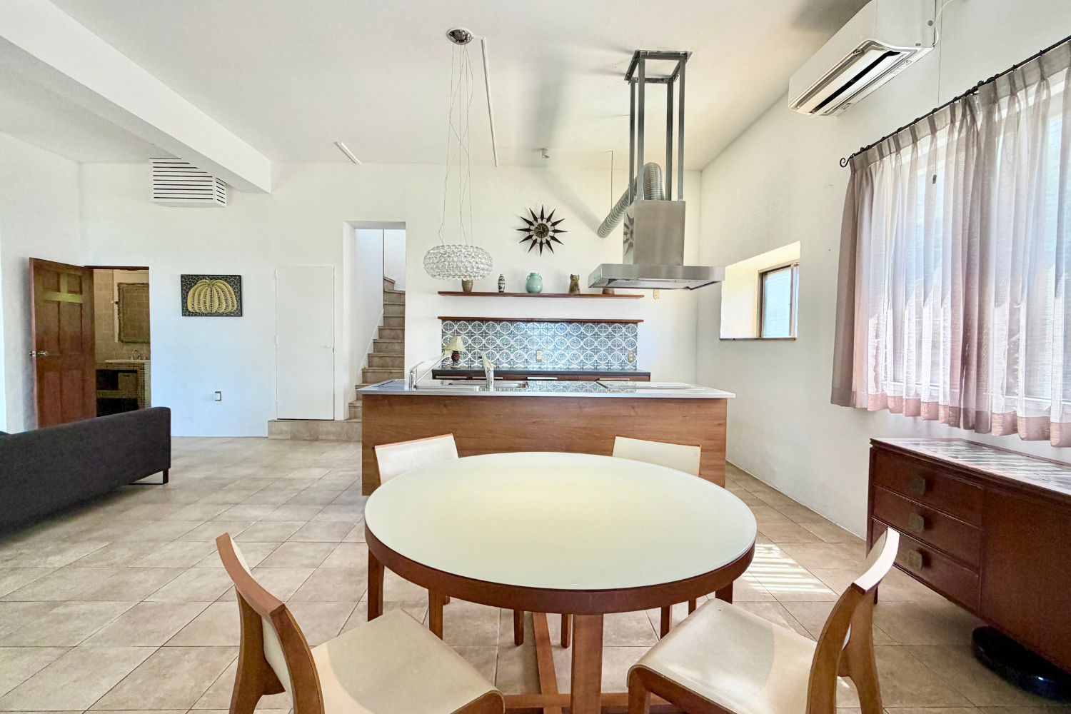 海を望む、海外のような暮らしを叶える住まい｜読谷村波平　Ocean View House for Sale in Yomitan, Okinawa | International-Style Coastal Home