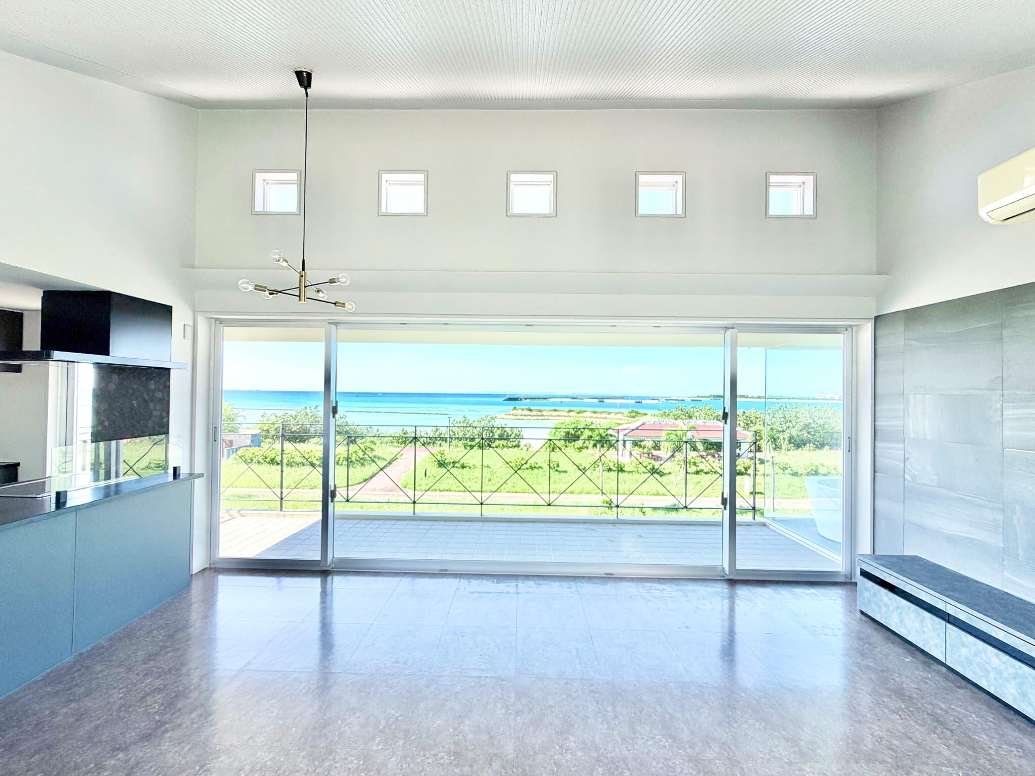 【Ocean Front Luxury Villa】糸満潮崎　オーシャンフロント3LDKデザイナーズVILLA　Studio Design　リノベーション済ホームエレベーター付き