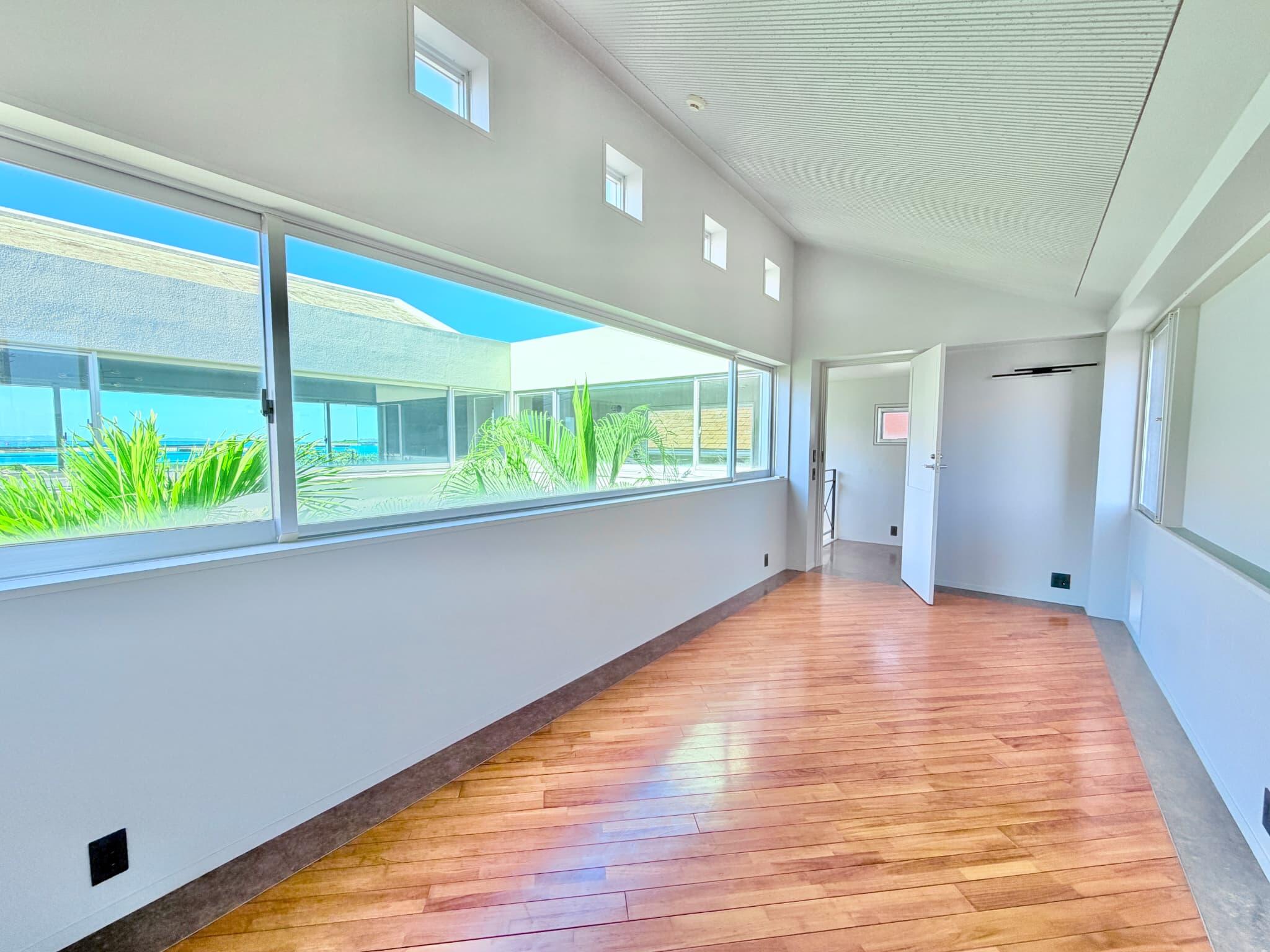 【Ocean Front Luxury Villa】糸満潮崎　オーシャンフロント3LDKデザイナーズVILLA　Studio Design　リノベーション済ホームエレベーター付き