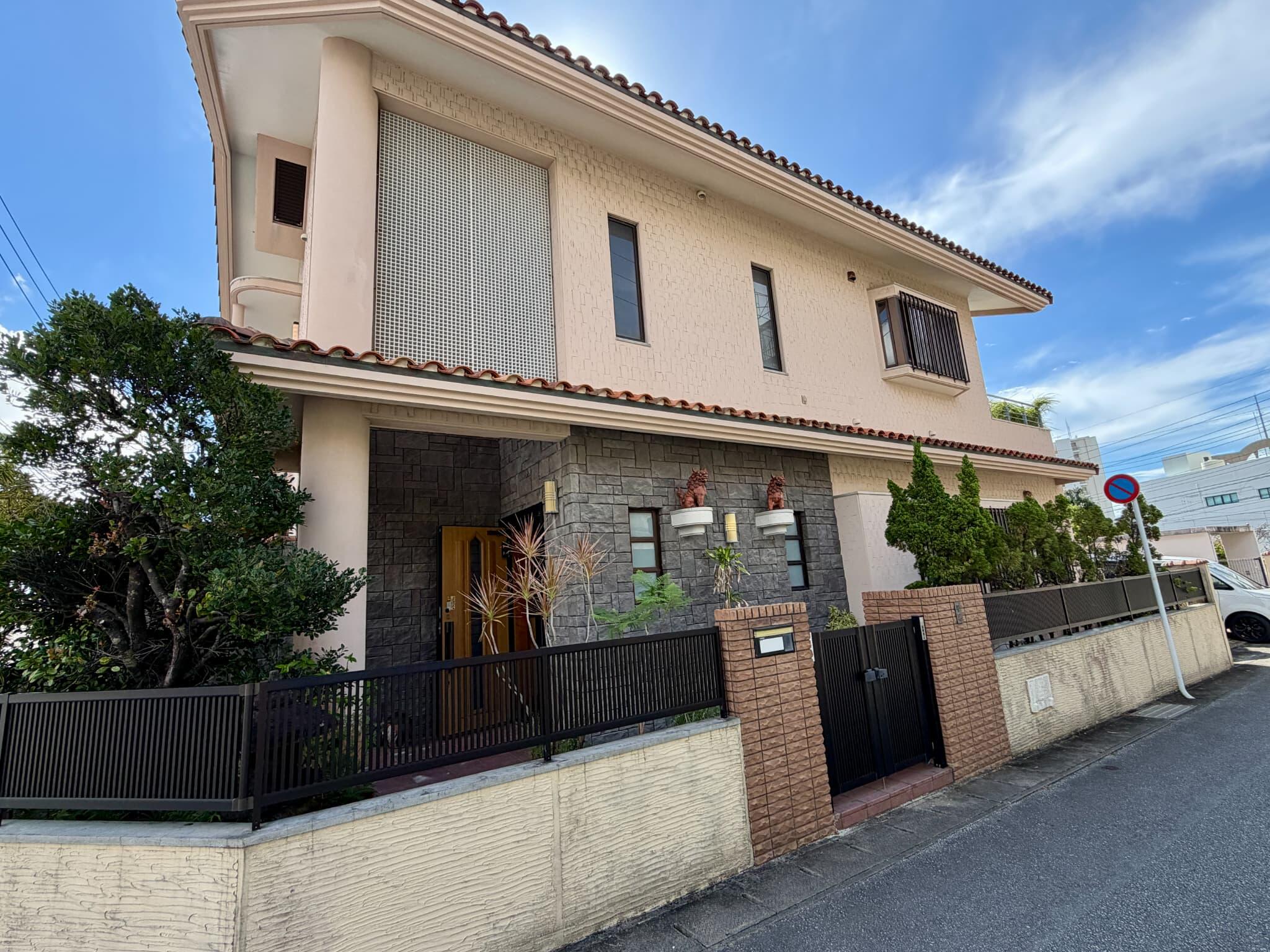 限定公開【戸建 価格改定】那覇市泊　邸宅街エリア　大型レジデンス5LDK　91.48坪のゆとりある敷地×RC造×二世帯対応　