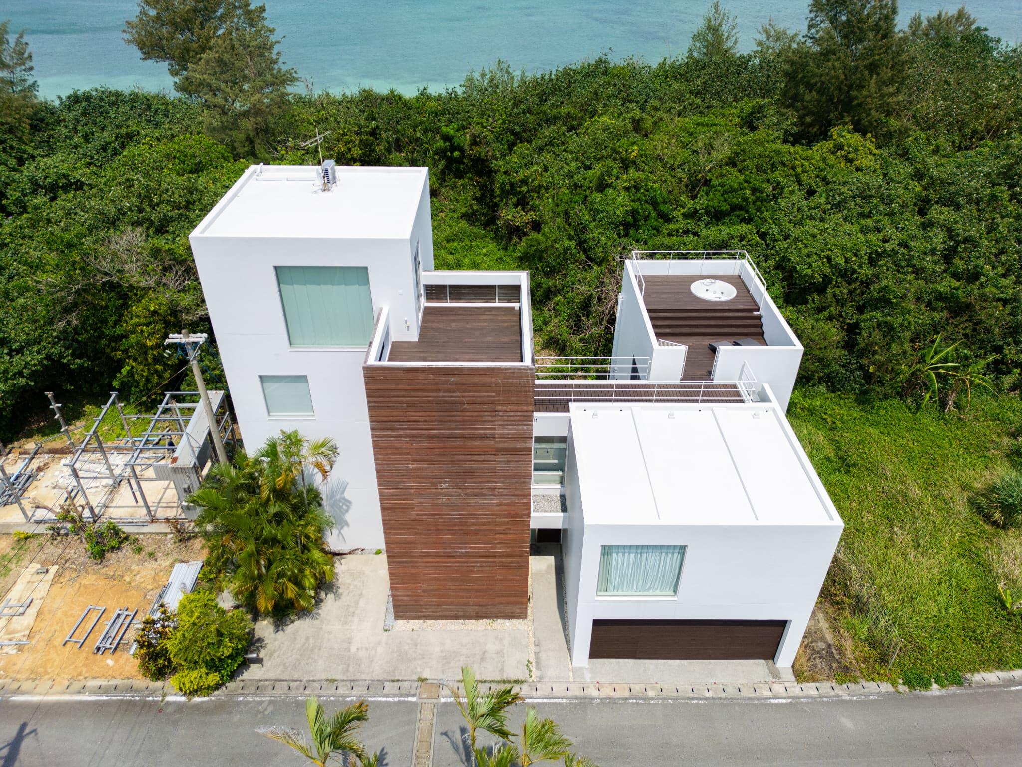 限定公開【恩納村希少なオーシャンフロント Luxury Villa】4Bedrooms 4Bathroomラグジュアリーデザインレイアウト 