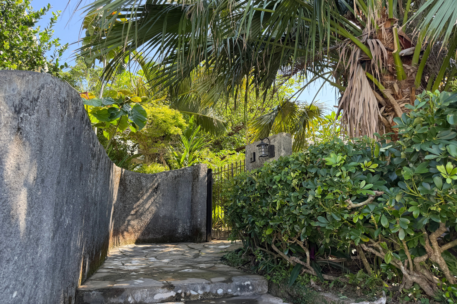 海を望む、海外のような暮らしを叶える住まい|読谷村波平 Ocean View House for Sale in Yomitan, Okinawa | International-Style Coastal Home