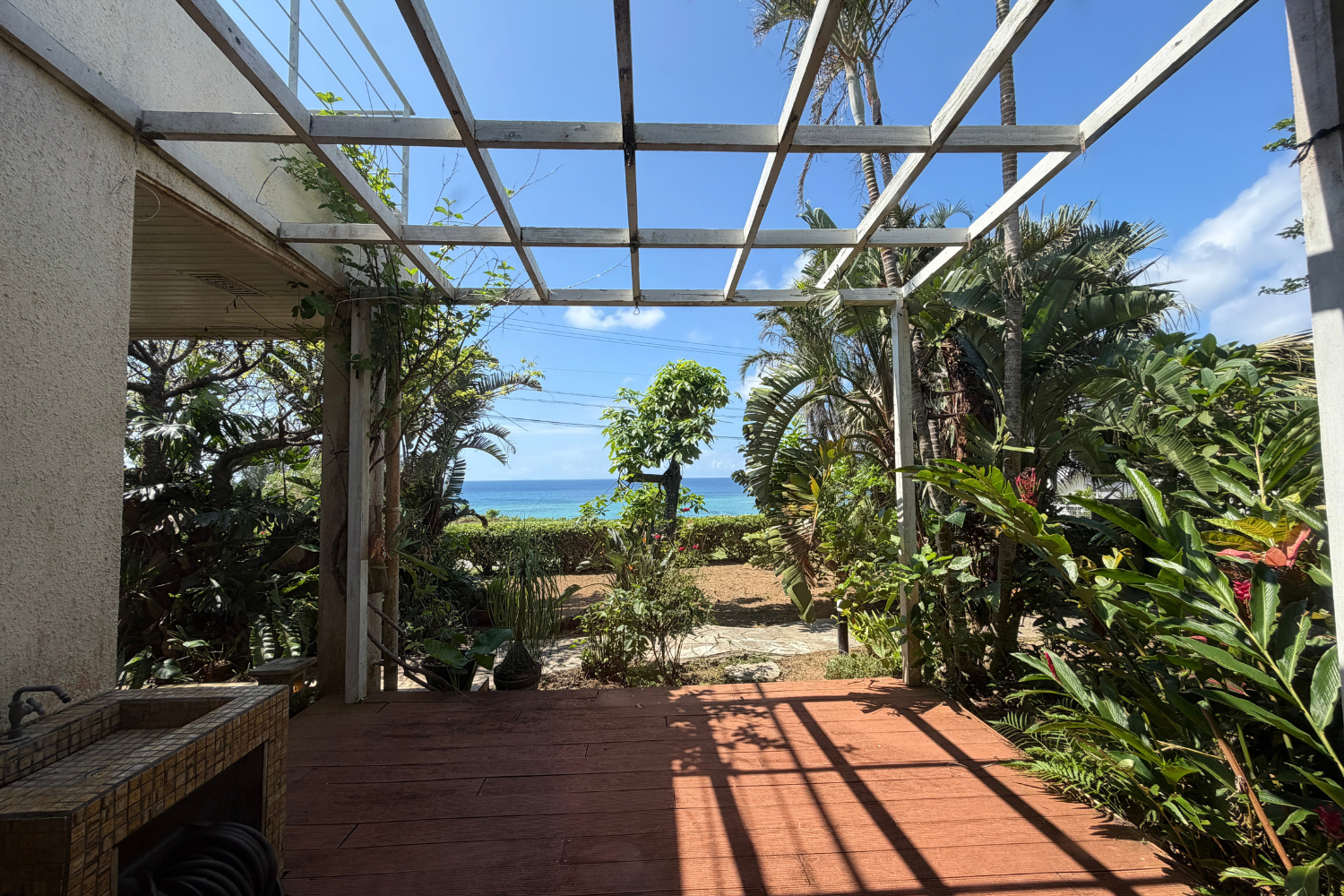 海を望む、海外のような暮らしを叶える住まい｜読谷村波平　Ocean View House for Sale in Yomitan, Okinawa | International-Style Coastal Home