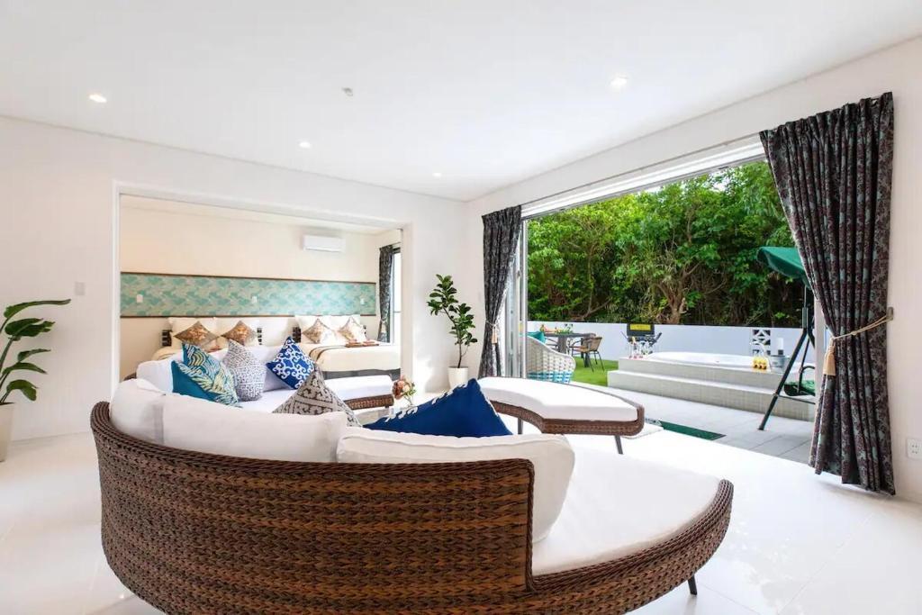 【Ocean Front Villa】価格改定 今帰仁村古宇利島 宿泊運営中VILLA  Carmus 表面利回り約12% 室外ジャグジー　システムキッチン　2LDK　宿泊運営・企業保養所・セカンドハウスに