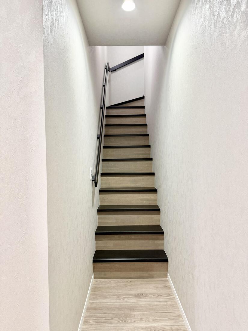 【戸建て】今帰仁村諸志　海を望むルーフバルコニー付き　デザイナーズハウス　３LDK＋屋上　2階建て