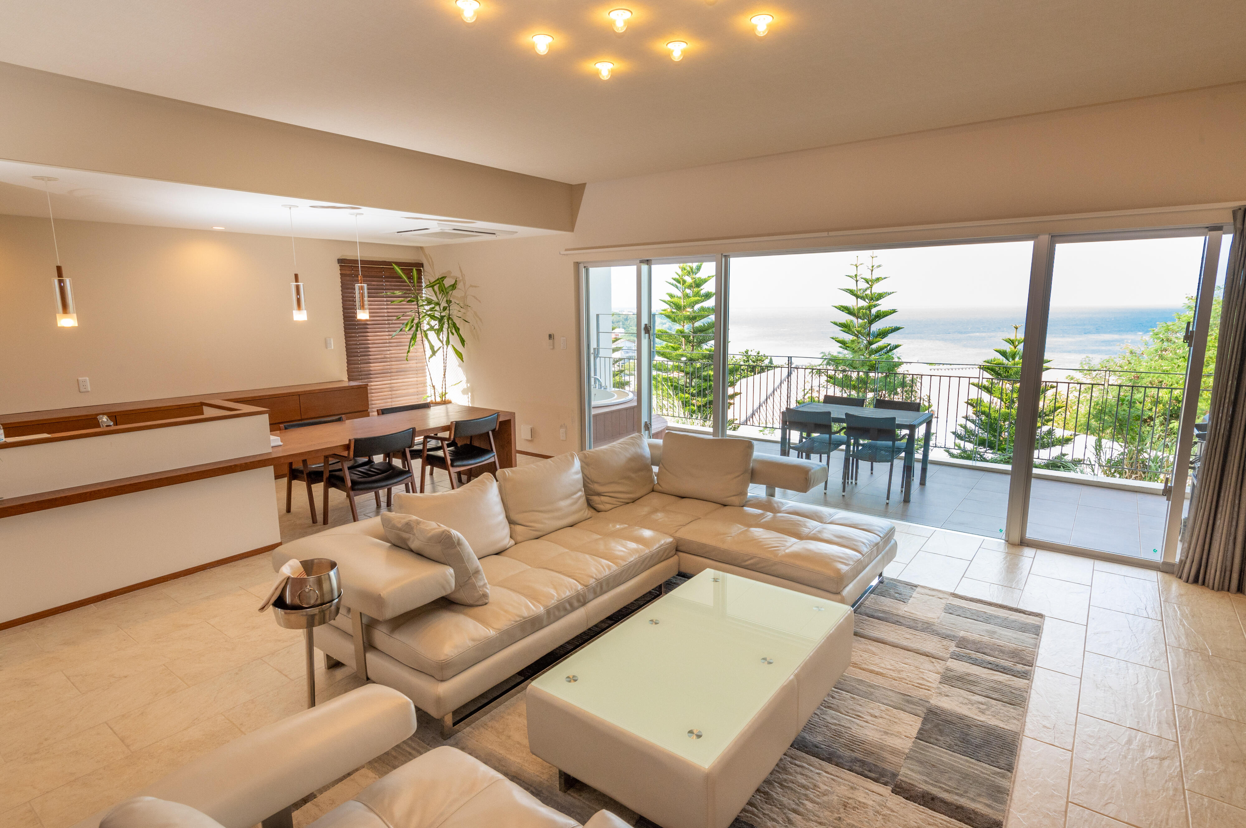 【Ocean View Resort】読谷村長浜 宿泊施設 約776坪 全室オーシャンビュー 100㎡超客室 宿泊施設運営・保養所・投資に