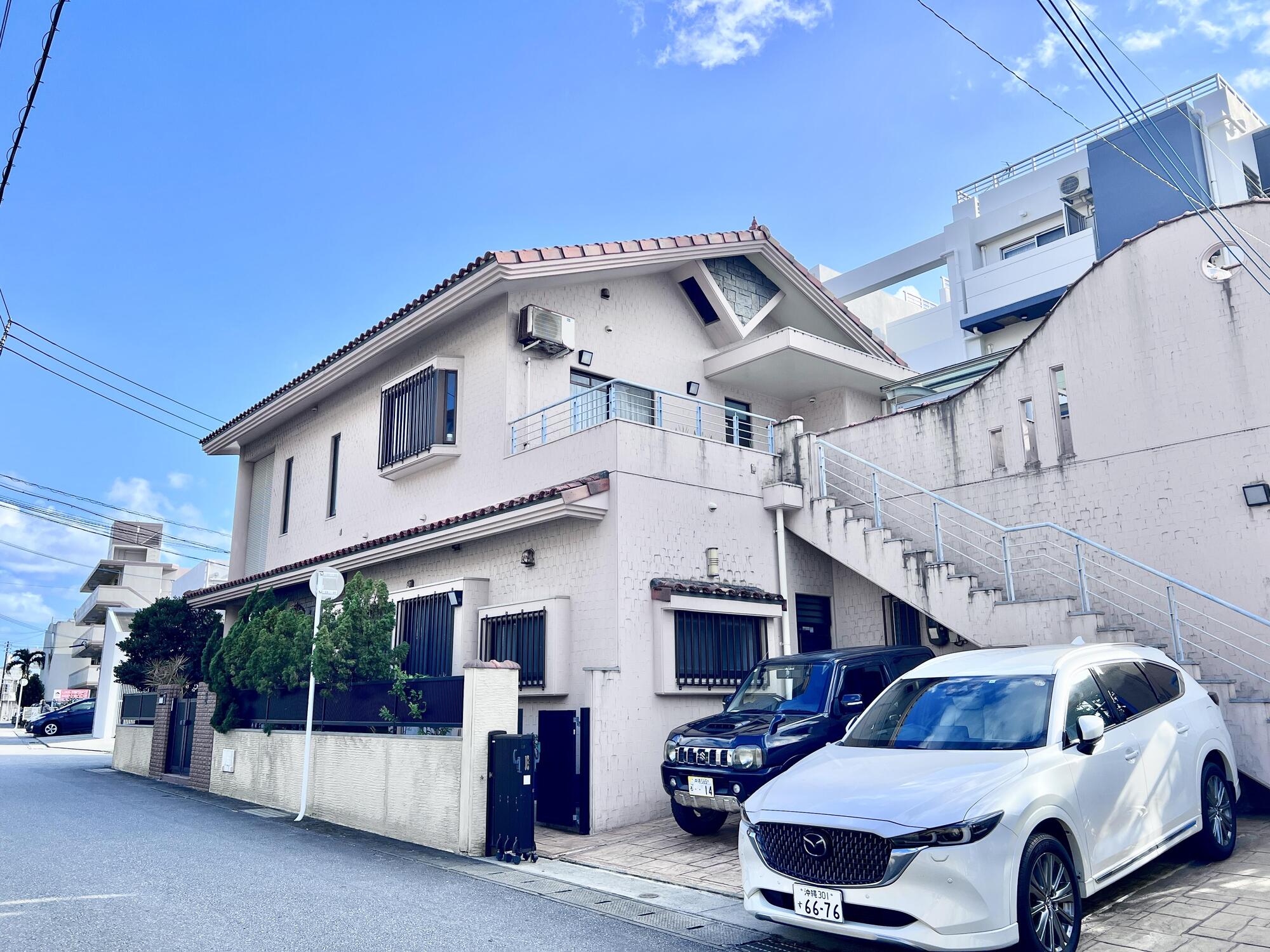 限定公開【戸建 】那覇泊　邸宅街エリア　大型レジデンス5LDK　91.48坪のゆとりある敷地×RC造×二世帯対応　