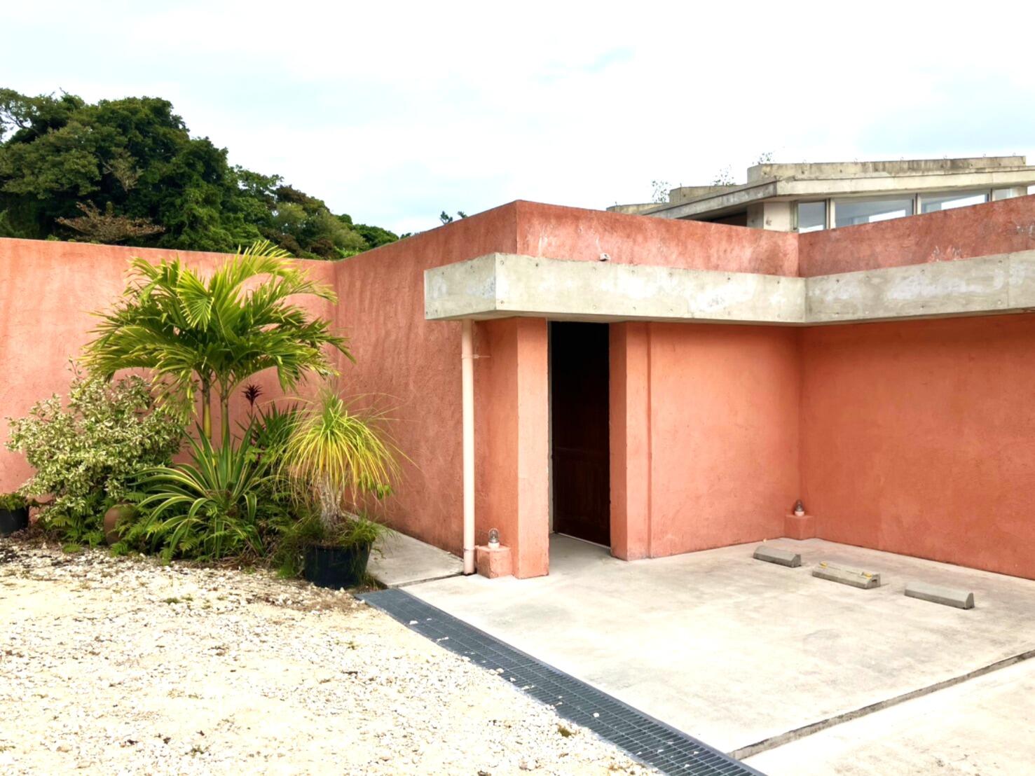 【オーシャンビュー宿泊施設】沖縄県・南城市　オーシャンビュー宿泊施設・住戸　２部屋宿泊施設　１階住居